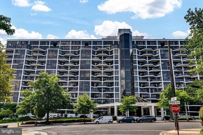 Building Photo - 1530 Key Blvd