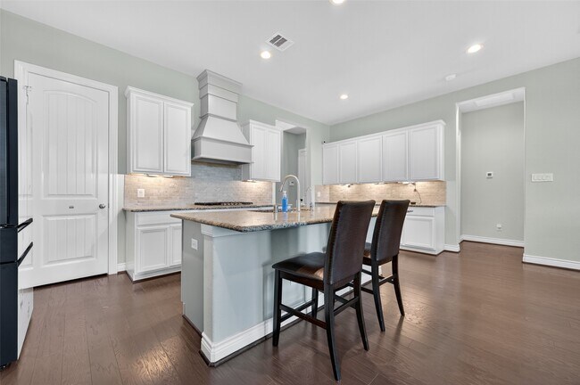Building Photo - 4947 Thunder Creek Ln