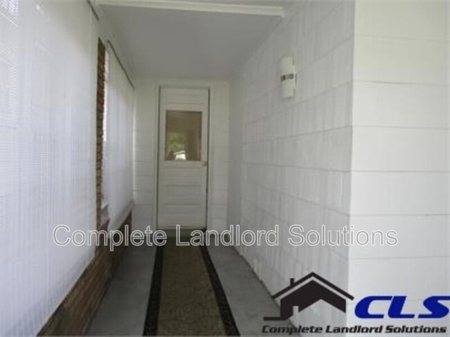 Building Photo - 1557 S 17th St