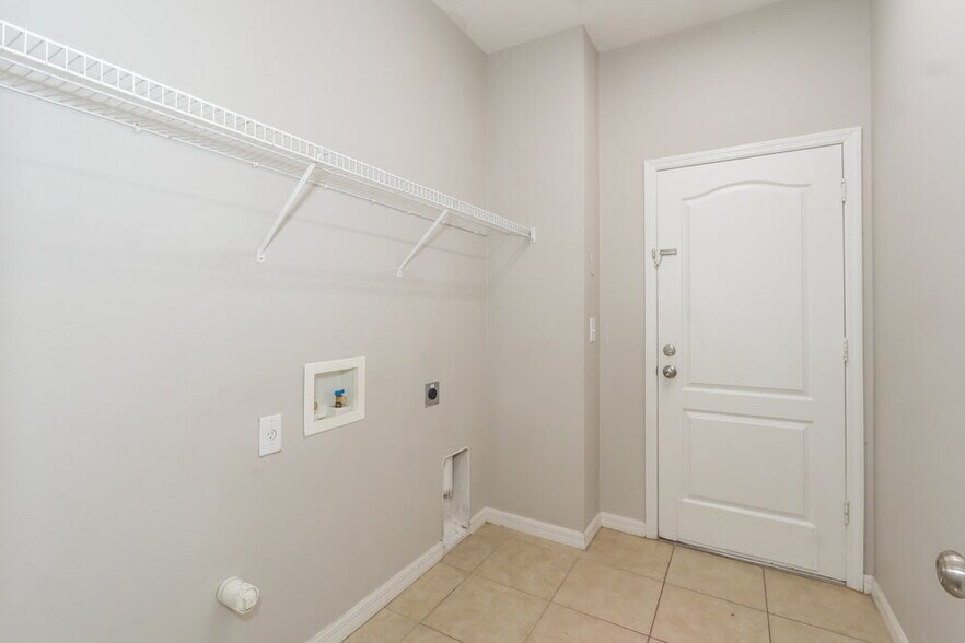 Building Photo - 12121 Fall Creek Ct