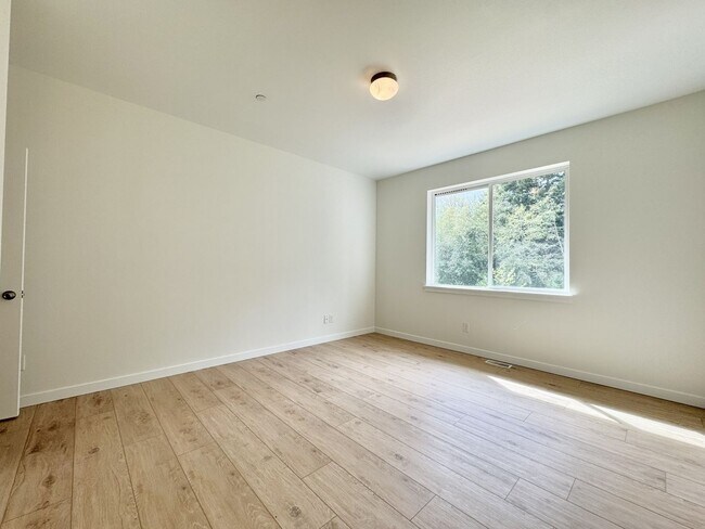 Building Photo - 1729 Cyrene Dr NW
