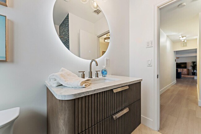 Building Photo - 4300 Washington Rd