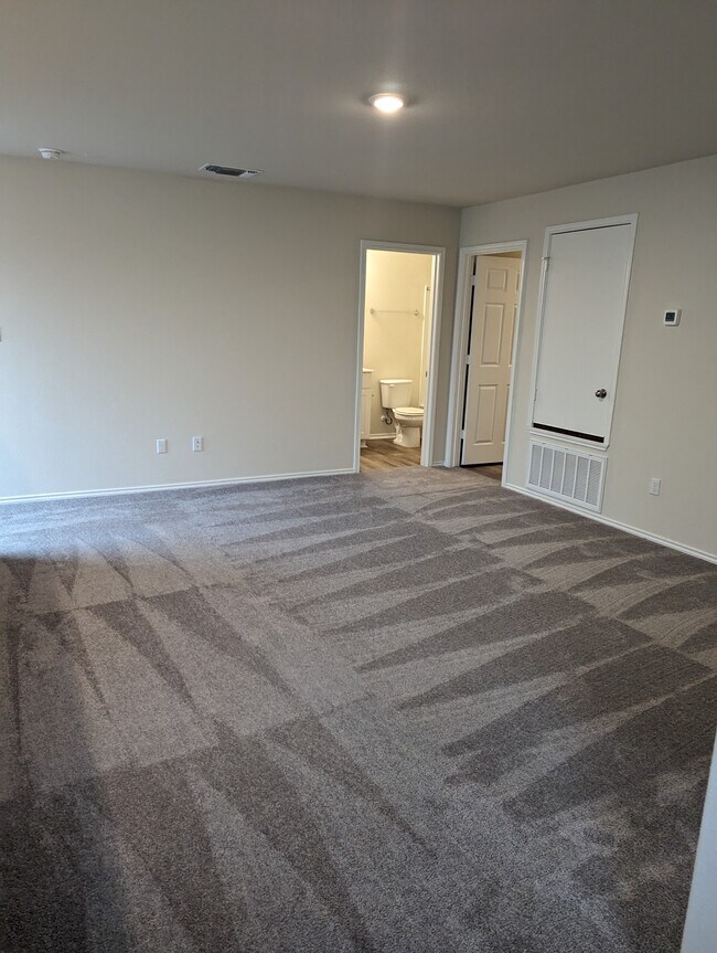 Building Photo - 98 Pacific Loon St