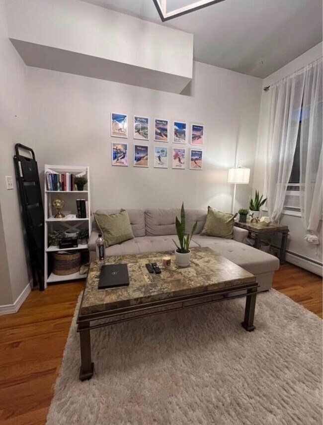 Building Photo - 1013 Park Ave