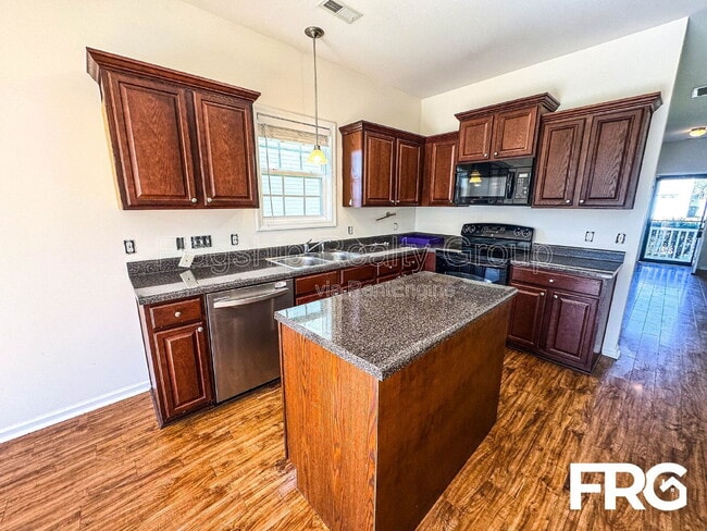 Building Photo - 1021 Jade Ln