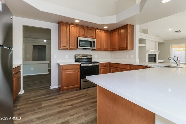 Building Photo - 9015 S 50th Ln