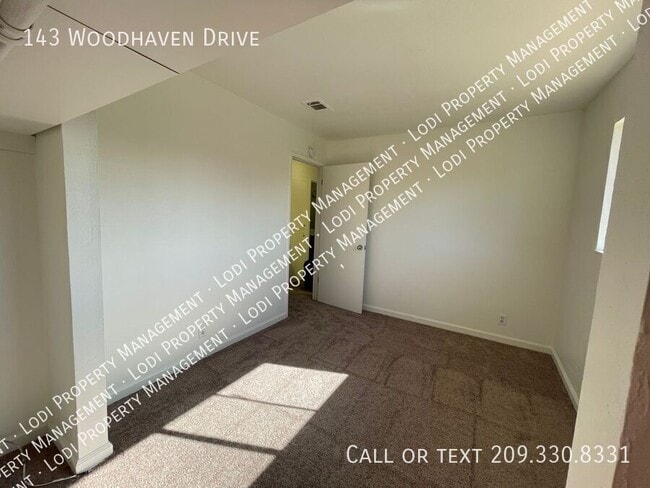 Building Photo - 143 Woodhaven Dr