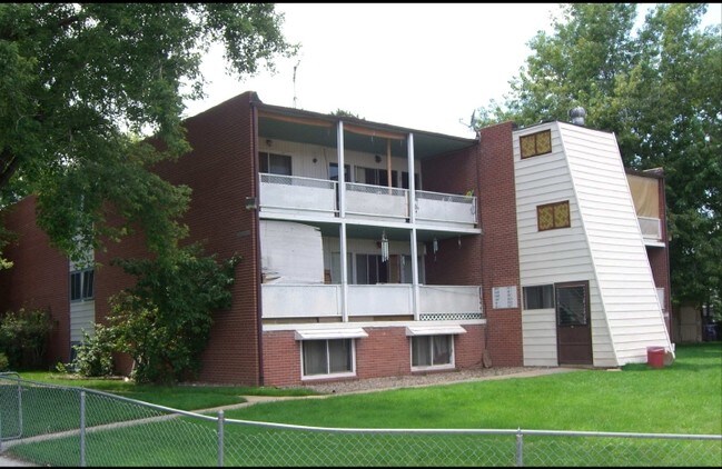 Primary Photo - Eaton Gardens