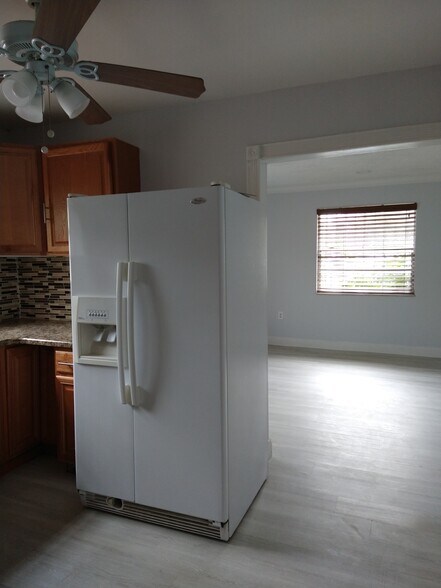 Building Photo - 335 NW 50th St