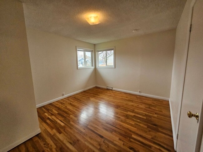 Building Photo - Beautiful Four Bedroom House with Dogs Considered *Move-in Bonus: First Month Free*