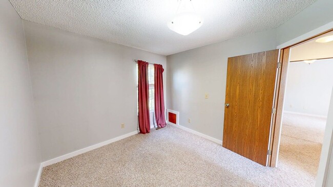Building Photo - 5127 Singleton Dr