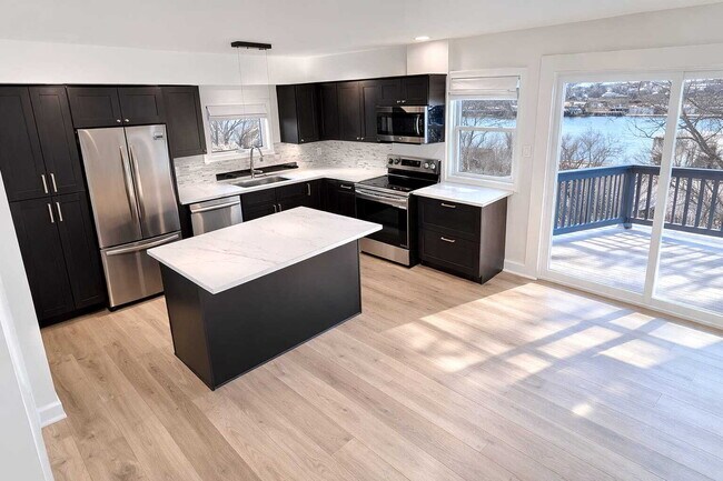 Building Photo - 107 Shoup St