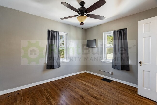 Building Photo - SPECIAL:  $1000 OFF YOUR 2ND MONTH'S RENT!!