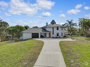 Building Photo - 9752 SE Highborne Way