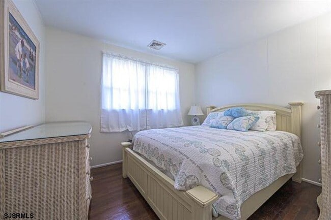 Building Photo - 303 24th St S