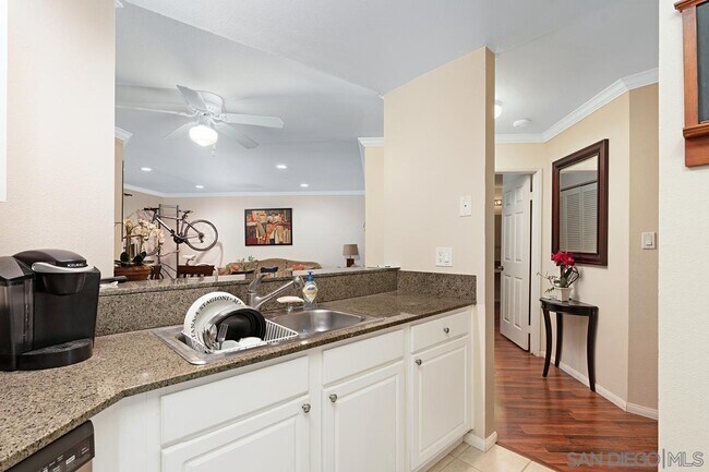 Building Photo - 7455 Charmant Dr