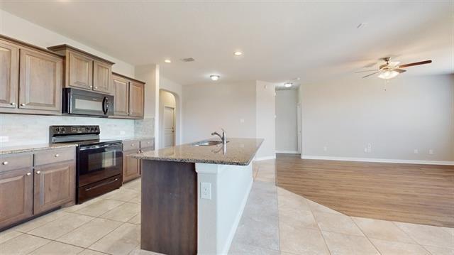 Building Photo - 1000 Meadow Scape Dr