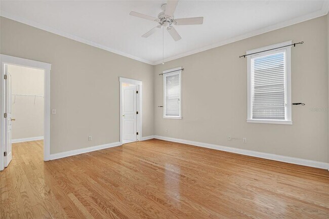 Building Photo - 6827 S Trask St