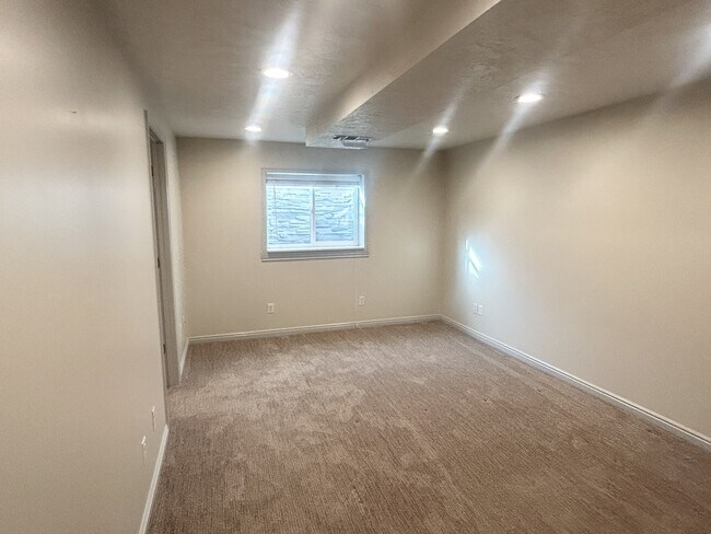 Building Photo - 1094 Gravel Hills Dr