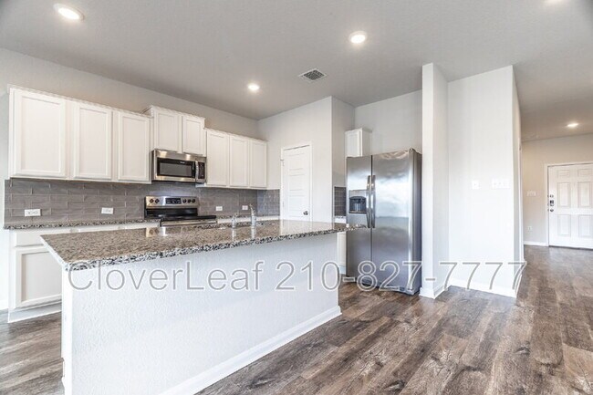Building Photo - 2126 Silver Maple
