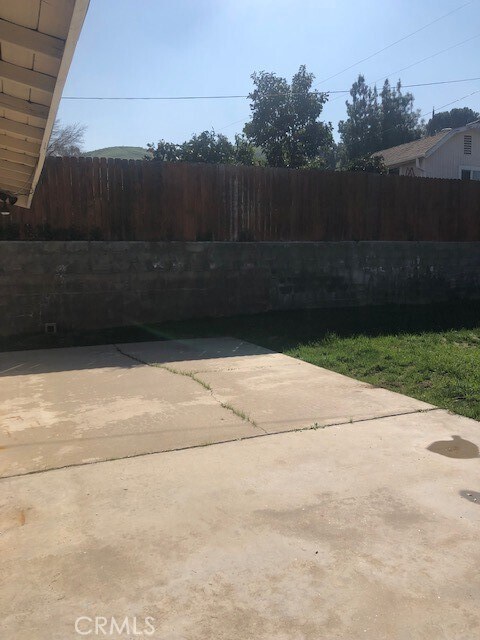 Building Photo - 11594 Poplar St