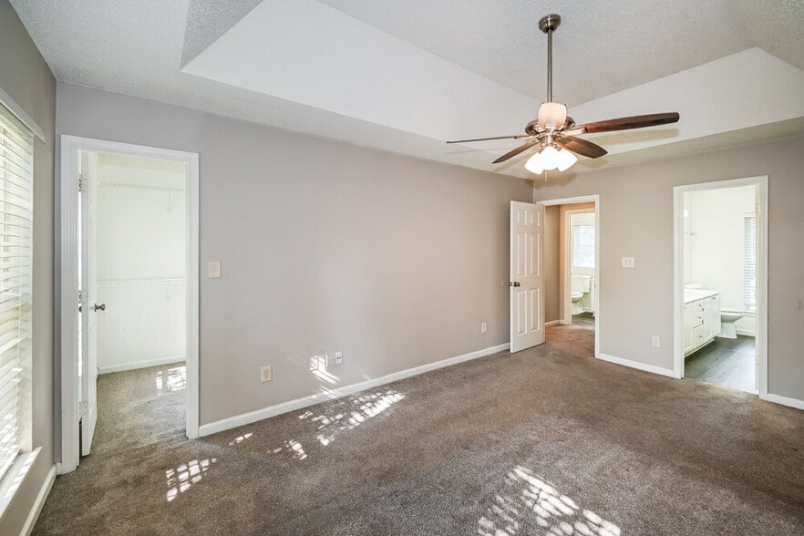 Building Photo - 10033 Brawley Ln