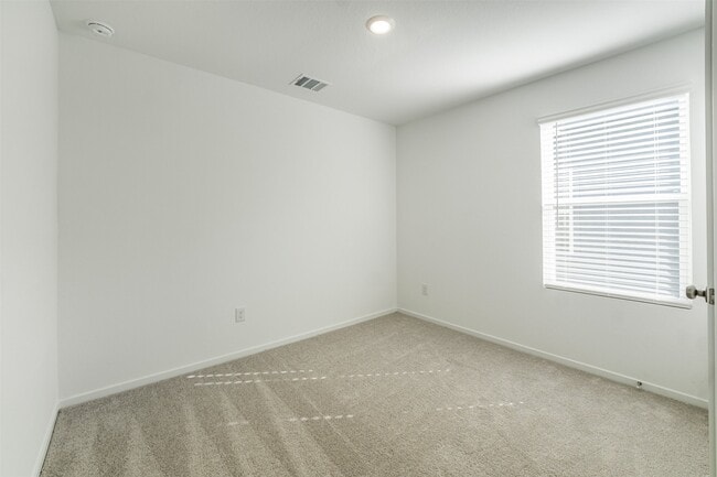 Building Photo - 919 Pertuso Ln