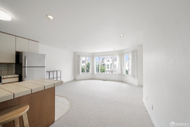 Primary Photo - 328 2nd Ave