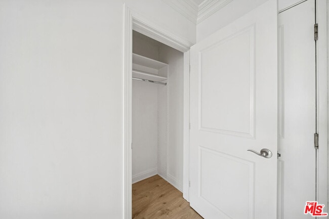 Building Photo - 133 N Swall Dr