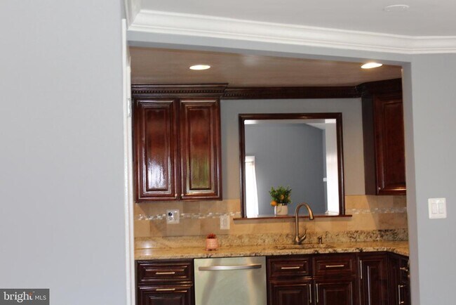 Building Photo - 3808 Delano St