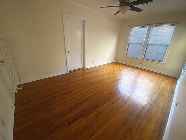 Building Photo - 3BR/2BA Home with Garage in an Established Lake Charles Neighborhood