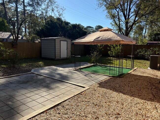 Building Photo - 113 Walz Cir