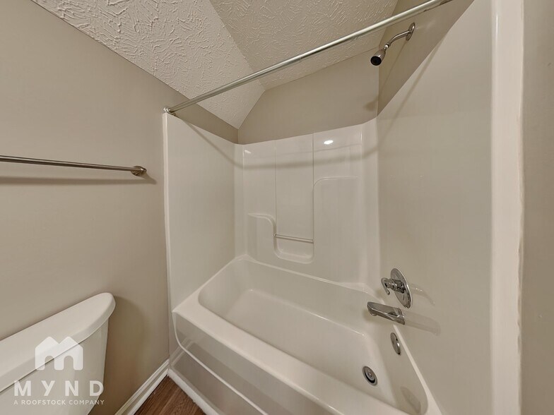 Building Photo - 721 Wildwood Dr