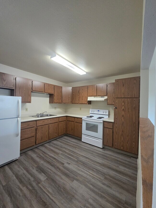 Building Photo - Great River Apartments