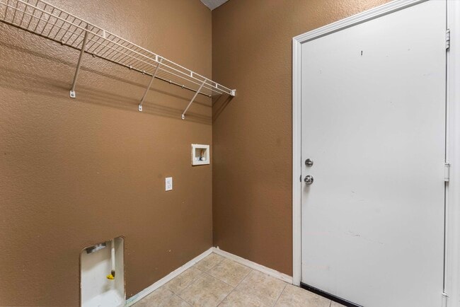 Building Photo - 28225 Clementine Dr