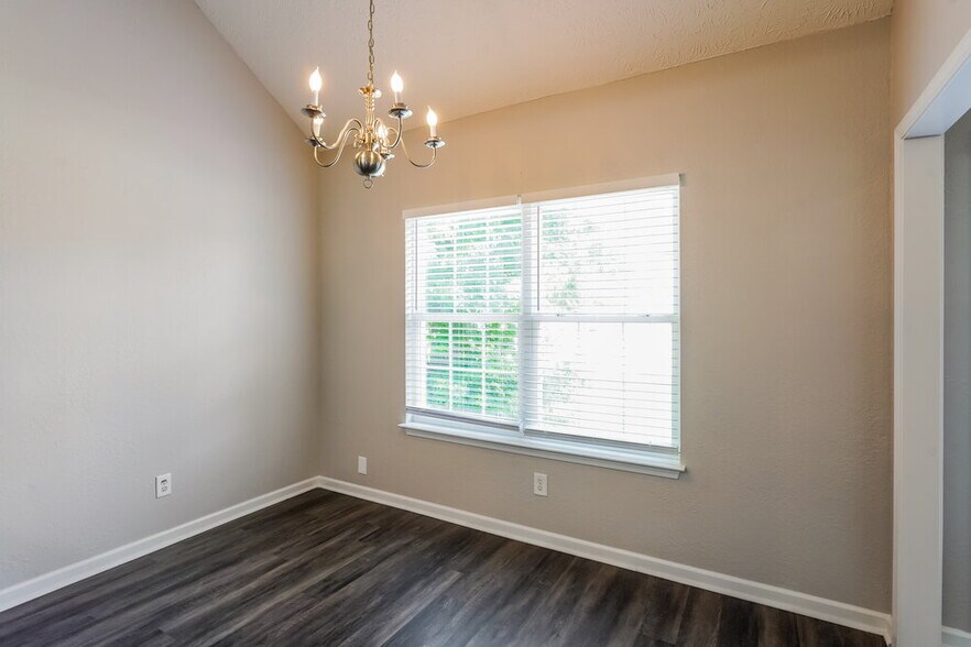 Building Photo - 273 Mary Joe Martin Dr