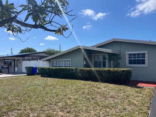 Primary Photo - 7740 NW 11th St