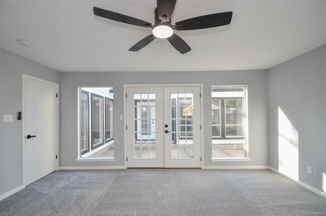 Building Photo - 48 Artesia