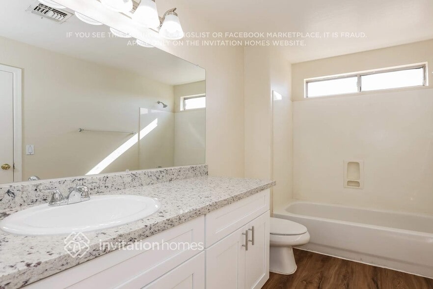 Building Photo - 12537 W Willow Ave