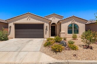 Building Photo - Gorgeous 3 Bedroom home!