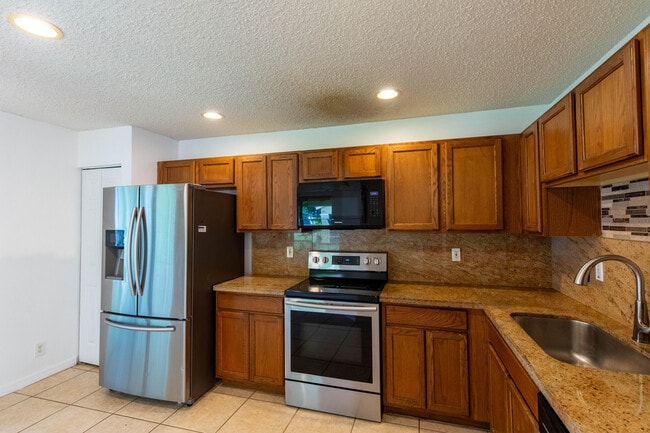Building Photo - 1011 Arezzo Cir