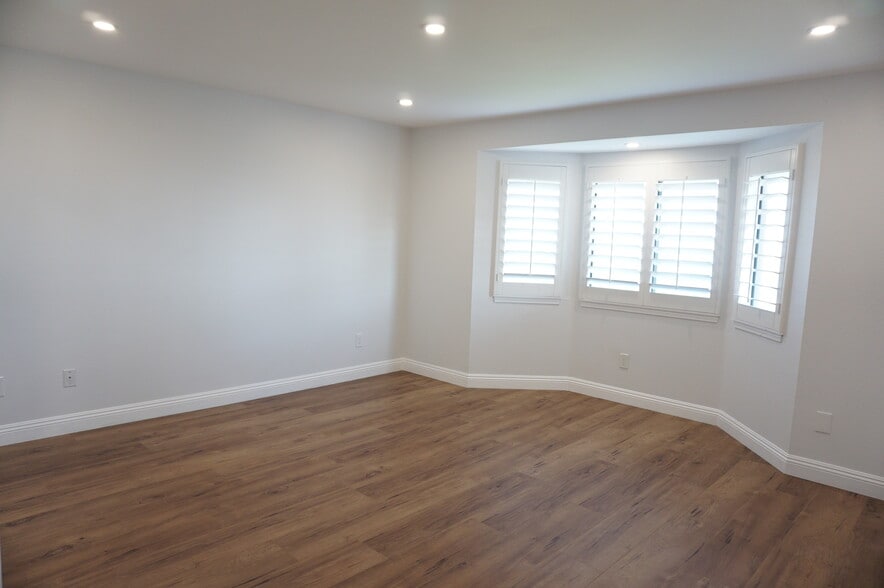 Building Photo - 12036 Shadow Ridge Way