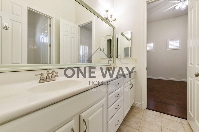 Building Photo - 4432 E Ford Ave