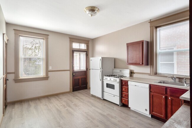 Building Photo - Junie B. Aiata