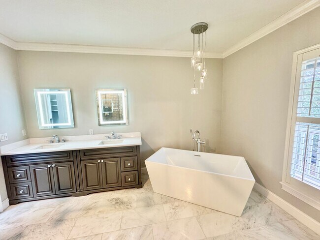 Building Photo - LUXURY RENTAL In Maitland - Winter Park Area 32751