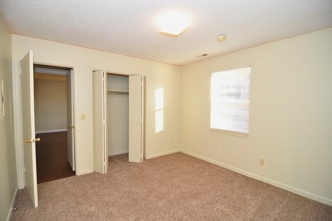 Building Photo - 4524 Bonnell Dr NW