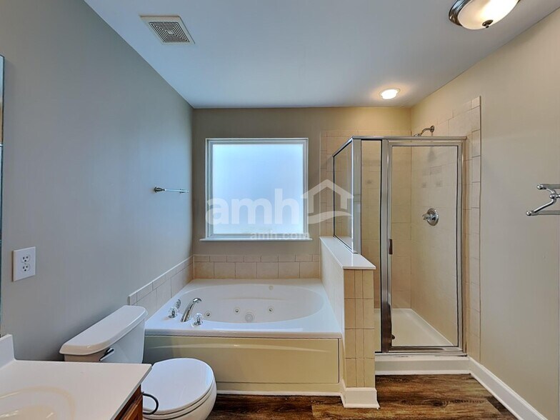 Building Photo - 2774 Jordan Ln