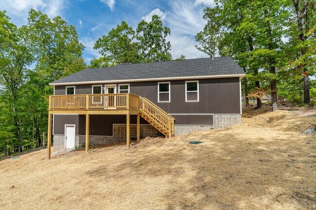 Building Photo - LIKE NEW 3-bedroom 2 bath Home in Bella Vista!!!