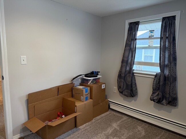 Building Photo - Charming Character Home with Screened Porch & Main Floor Laundry in North Branch