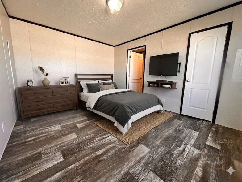 Building Photo - 24 Skeena St